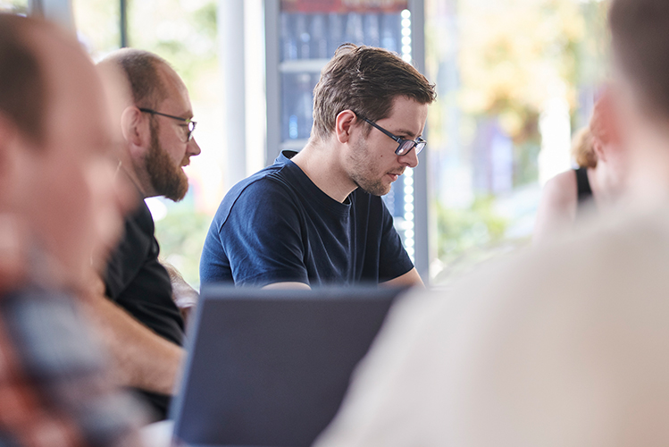 Team nutzt KI-Framework für Softwareentwicklung im Versicherungsumfeld